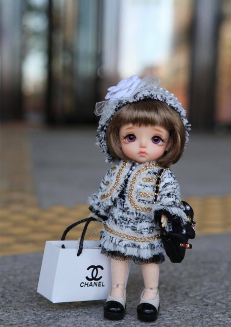 Релиз Salon De Lati в формате Lati Yellow от Latidoll