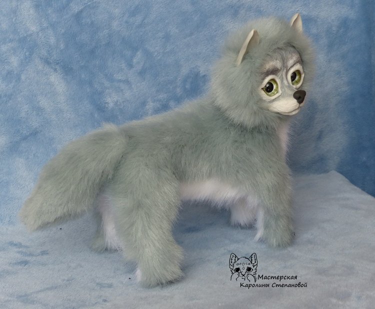 Серый волчонок, храбрый... маленький... Но с большим сердцем