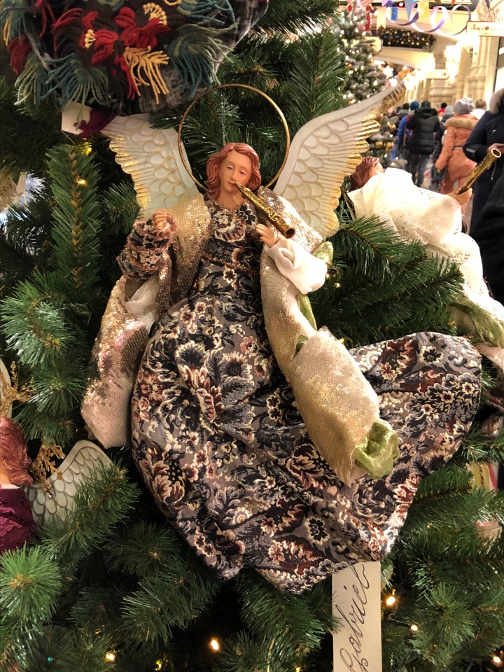 Москва предновогодняя... выставка новогодних елок в ГУМе - очень красиво