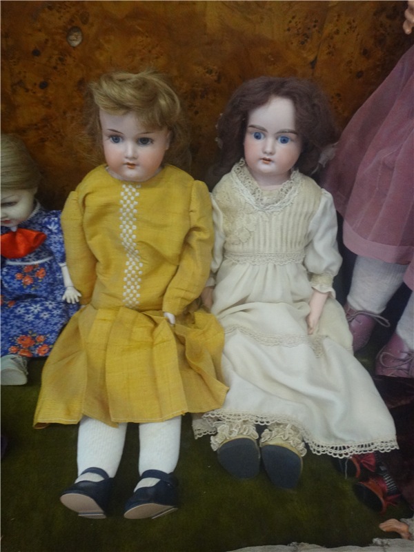 Выставка " Лабиринты кукольной жизни"