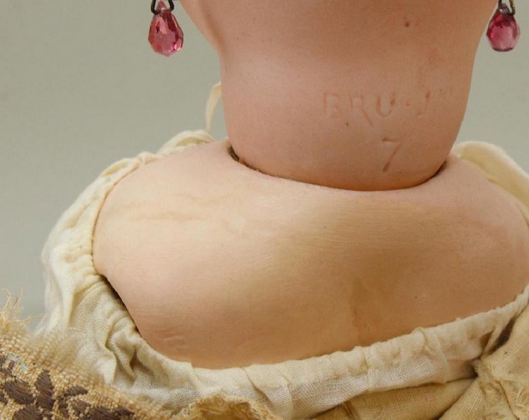 TOP 10 - Самые дорогие французкие антикварные куклы проданные на американских аукционах за последние 10 лет (фото 8)