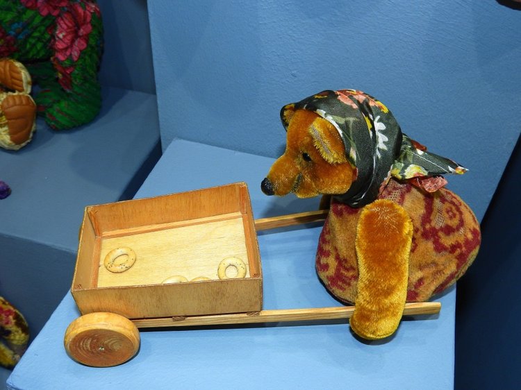 Продолжение путешествия по Гостинному Двору