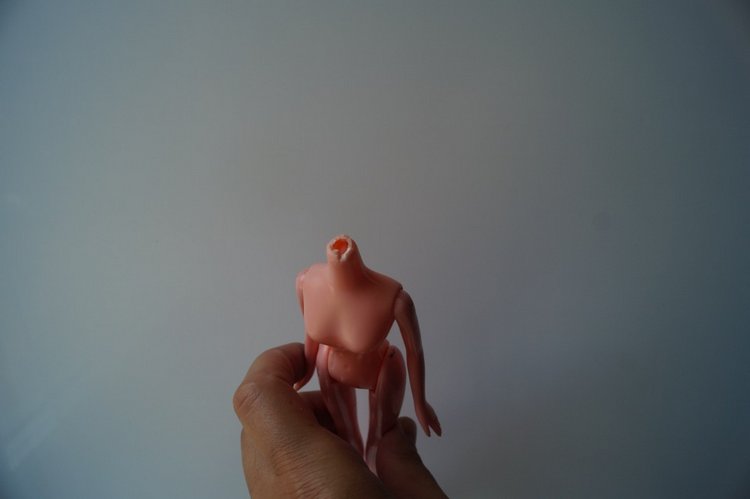 Первая июльская выписка. Две разные поломки шейного крепления - исправляем. Санаторий для кукол. И новые пациенты