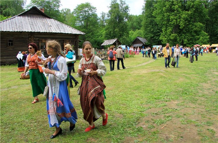 "Троицкие гуляния" в Василёво, 2018 год, продолжение. Архитектурно-этнографический музей под открытым небом. Василёво