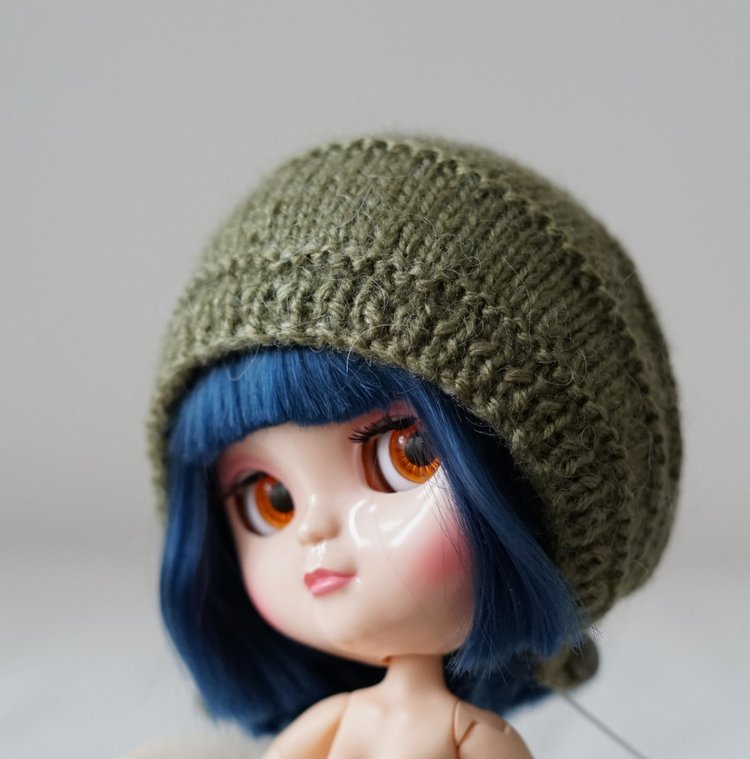 "Все вяжут шапочки для зим"