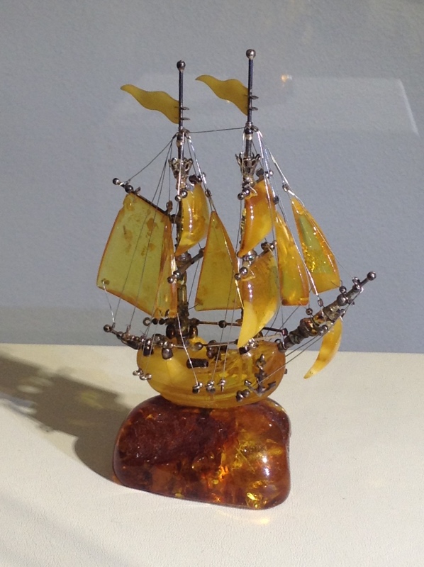 Милая сердцу Божедомка. "Парк янтарного периода". ч.6. (Продолжение). Изделия и украшения из янтаря