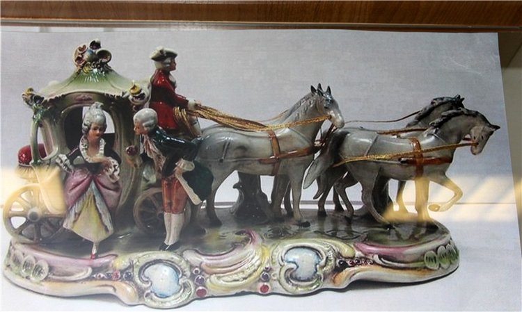 Выставка "Хрупкий мир фарфора", Старицкий краеведческий музей