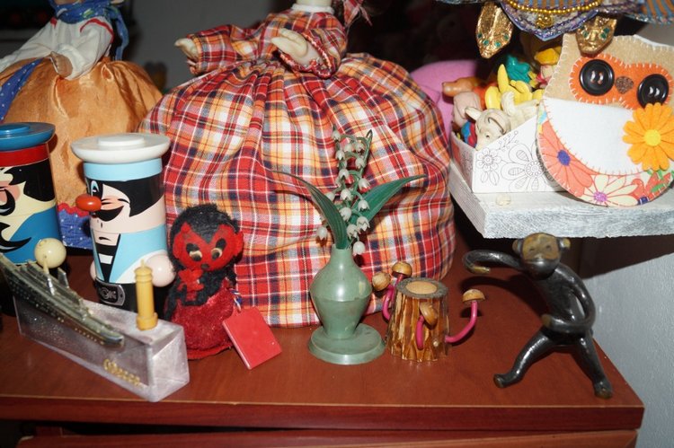 Вторая июльская выписка. Лечение глазок: отсутствие радужки, косоглазие. На лечении была ГДРочка. Голова+тело= красивая