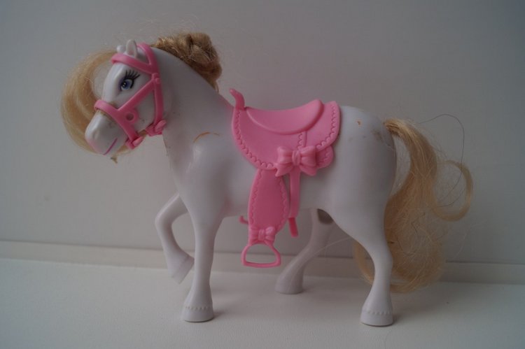 Вторая выписка октября. Машенька здорова. Кукла из лужи стала милашкой. Коровка замычала. Как поставить Лолочку на ножки,