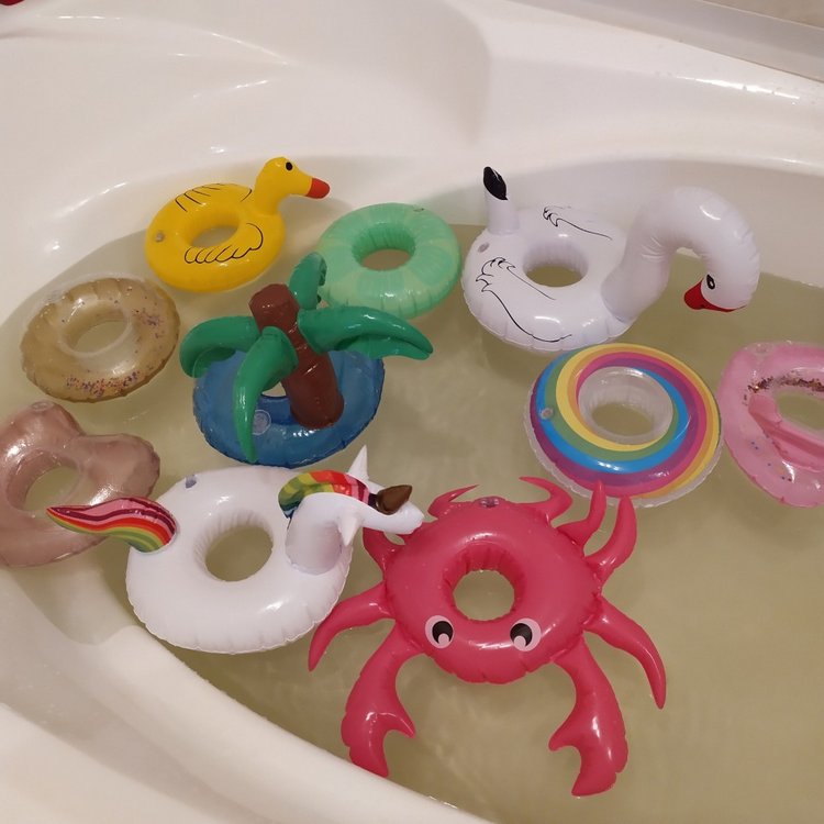 Как мы догоняли лето или примерка кругов для бассейна моей Боночкой