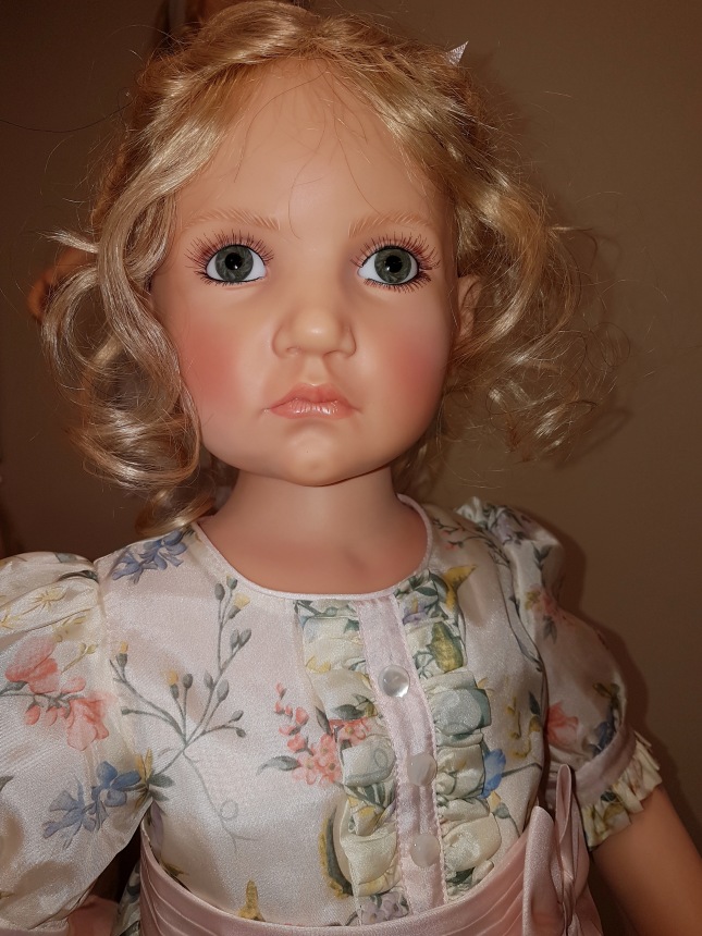 Рождественская встреча в магазине/клубе коллекционных кукол