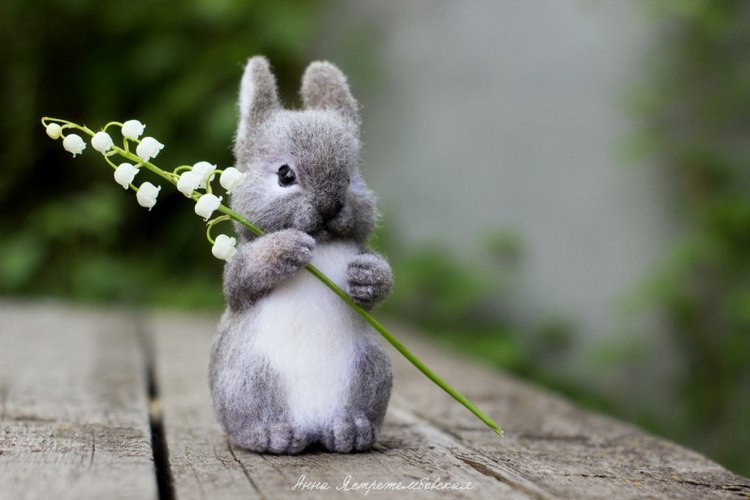 Заинька — Валяные игрушки из шерсти: сухое валяние