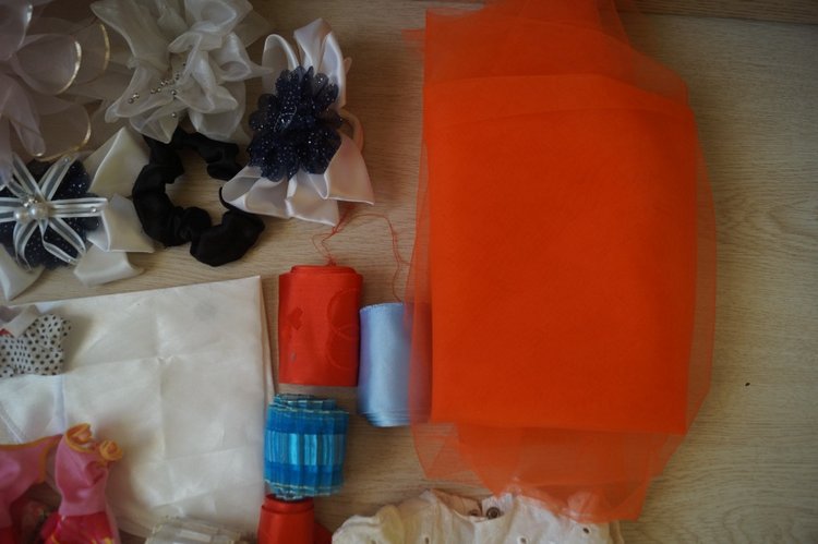 Приехали три посылки, открыла, а их четыре