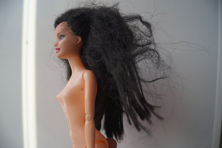 Первая выписка ноября. Починка шейного крепления у Братц, утерянная кисть восстановлена, как привести в порядок фабричную