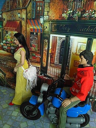 У пилона — Игровые куклы разных производителей (Разное): редкие бренды