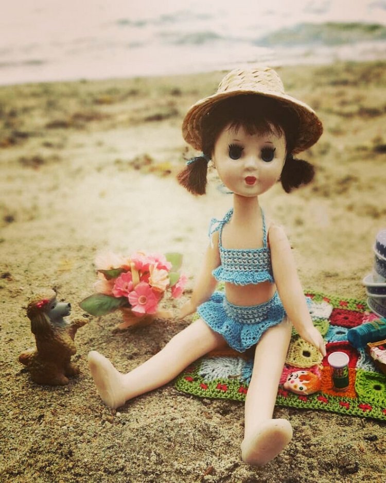Пляжные ретро-фото для стареньких кукол