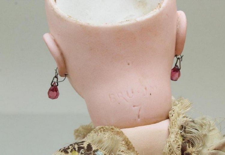 TOP 10 - Самые дорогие французкие антикварные куклы проданные на американских аукционах за последние 10 лет (фото 7)