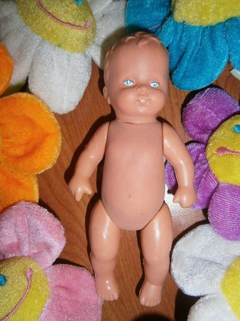 Очень ждём мальчика, такого голубоглазого, с чёлочкой, ушки торчат. Володькой кличут