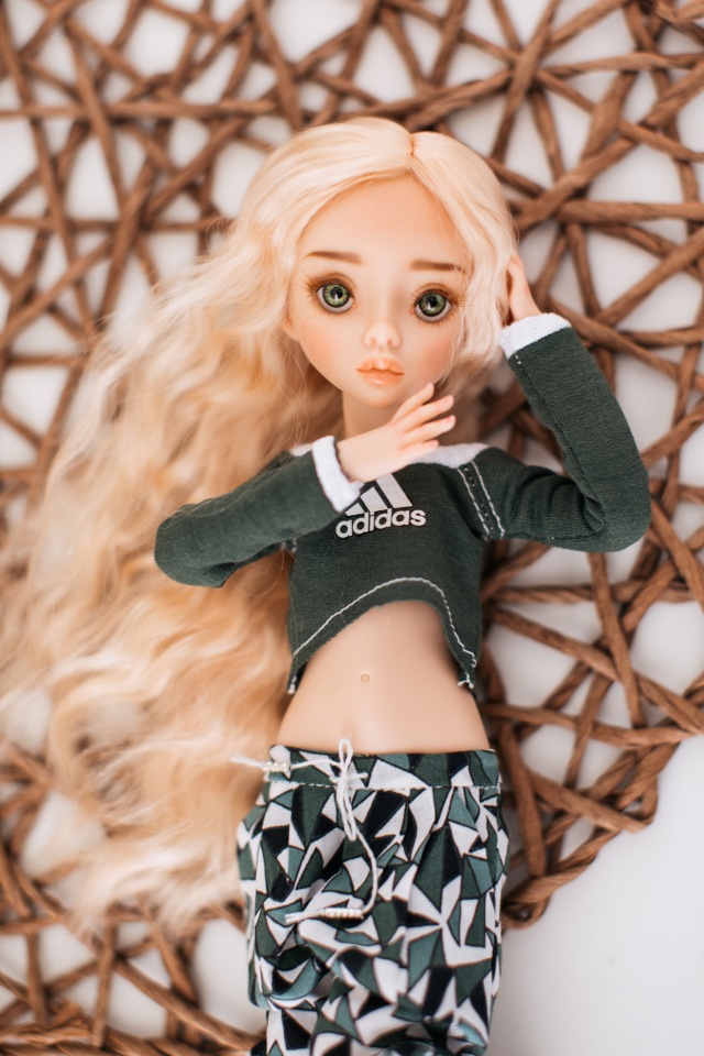 Эмили собрались на Весенний бал кукол