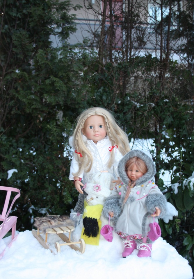 Снежные забавы Кети и Рози. Провожаем зиму