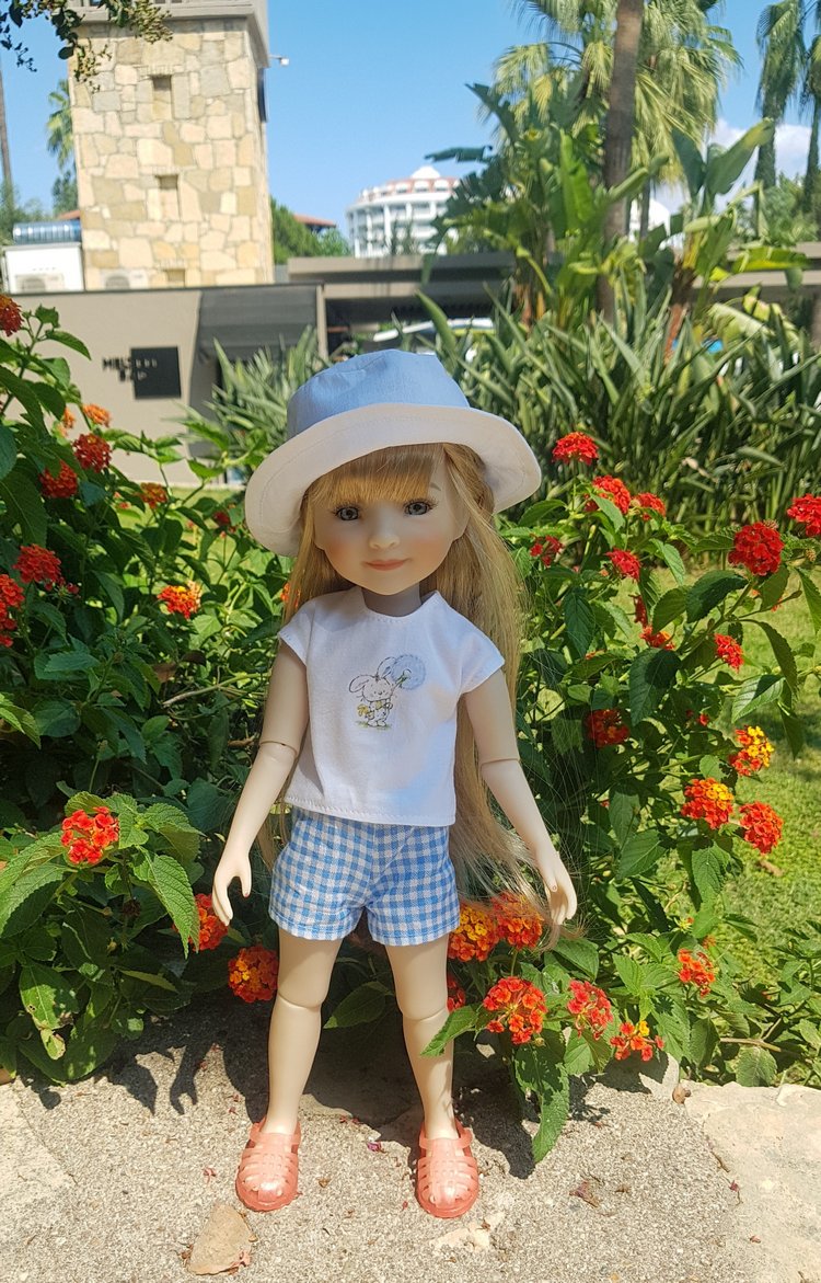 Инес на море — Куклы Ruby Red (Руби Ред) Fashion Friends: Siblies