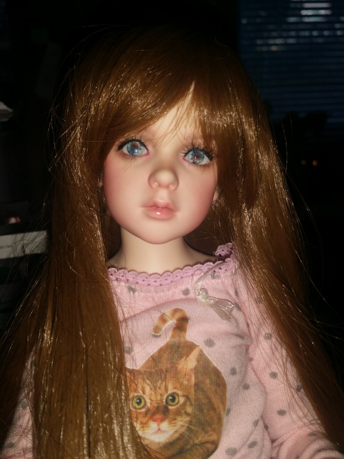 В поисках образа. Розочка примеряет парички. Опросник