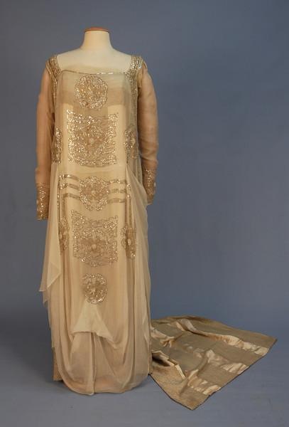 Свадебные платья прошлых эпох (фото 5)