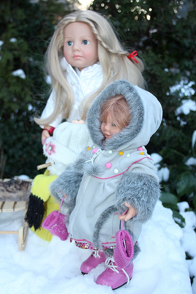 Снежные забавы Кети и Рози. Провожаем зиму