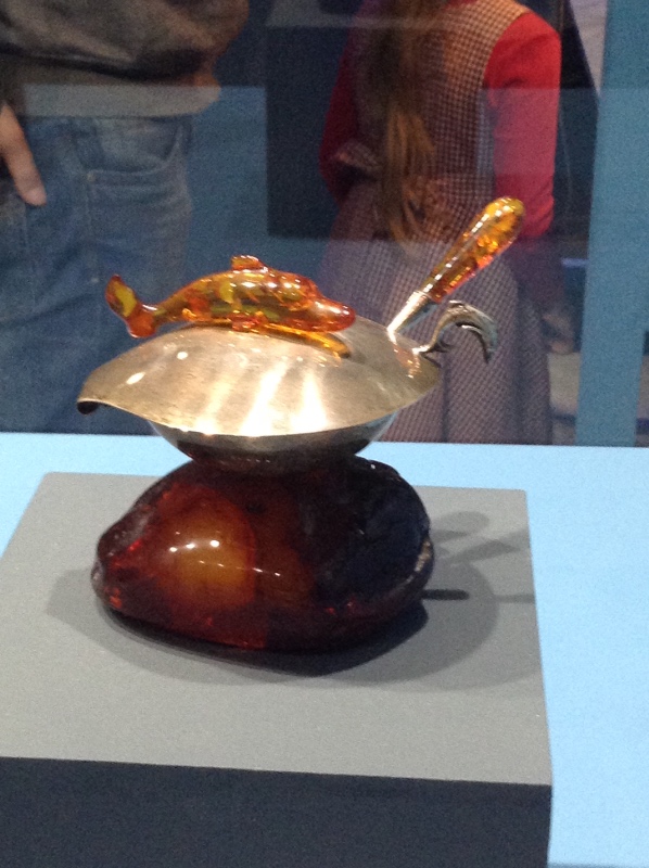 Милая сердцу Божедомка. "Парк янтарного периода". ч.6. (Продолжение). Изделия и украшения из янтаря