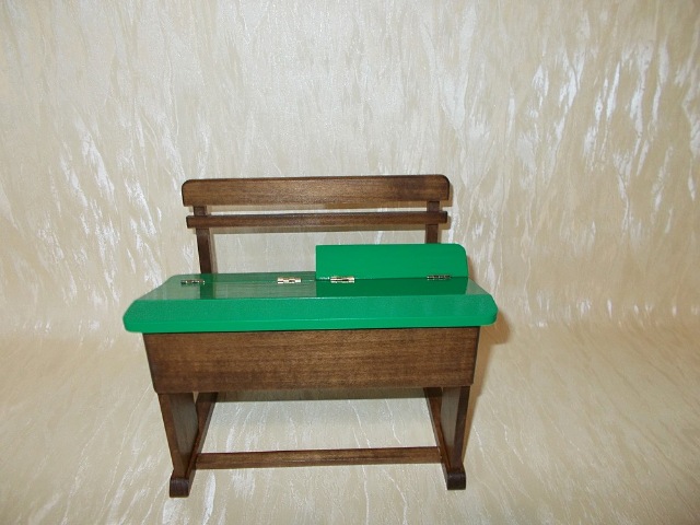 Школьная парта — Мебель для кукол и домиков: фото (фото 4)
