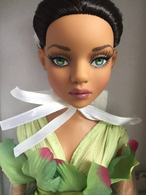 Думала обыкновенная Tonner Ellowyne, но наши люди... подсказали, что все не так просто