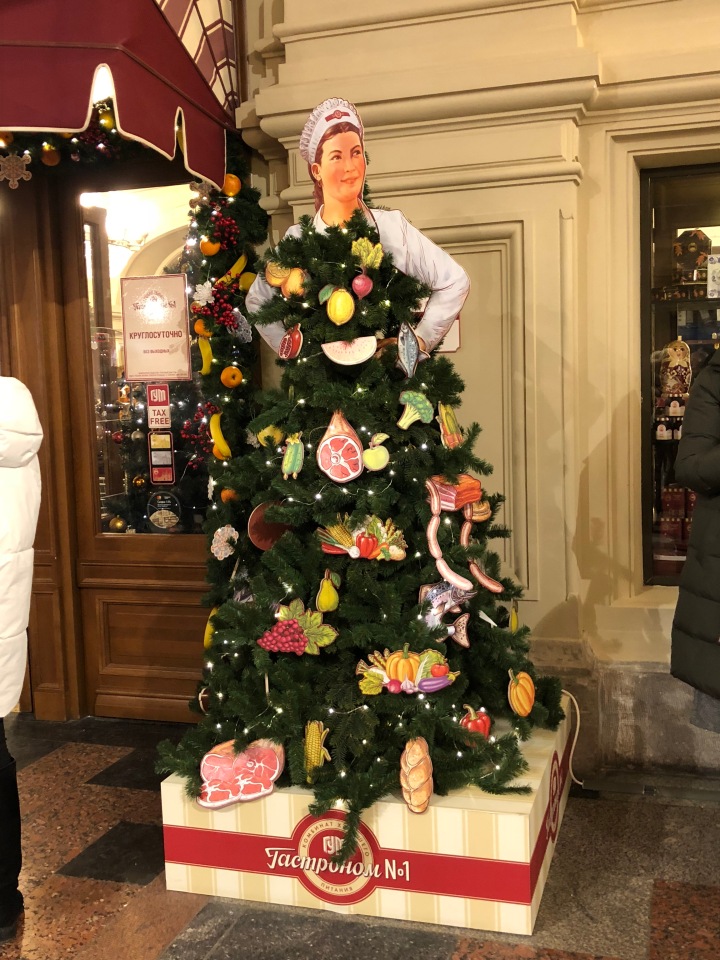 Москва предновогодняя... выставка новогодних елок в ГУМе - очень красиво