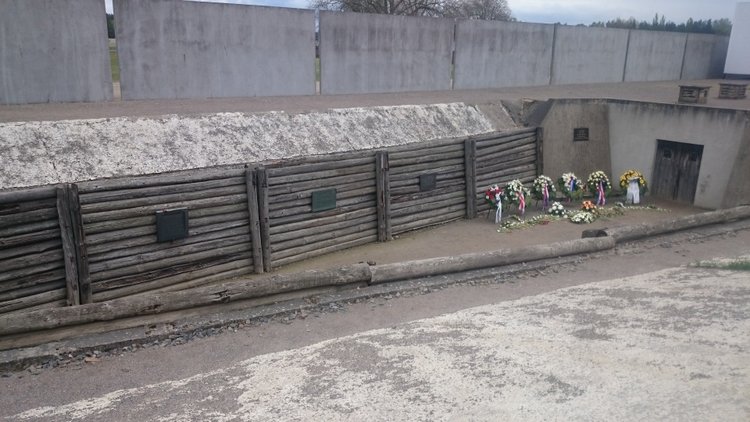 Спасибо Вам за смелость и отвагу, за небо мирное над головой