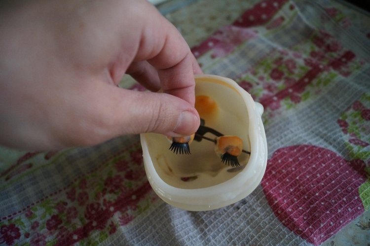 Третья майская выписка. Как вынуть моргучие глазки из головы советских кукол