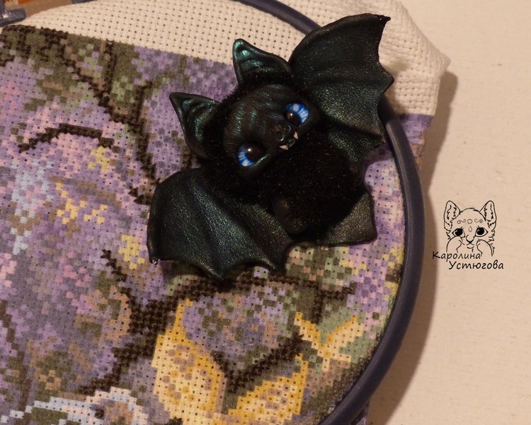 Сапфировая летучая мышка — Игрушки в смешанной технике (мех и глина): Арт
