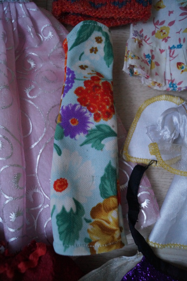 Привет из 2010, коробка с куклами и одежками + воспоминания из детства и юности