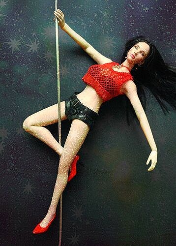 У пилона — Игровые куклы разных производителей (Разное): редкие бренды (фото 7)