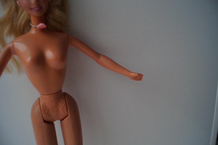 Вторая выписка декабря. Главная героиня нового года поправила своё здоровье. Лечим покусанные руки Барби, удаляем жир с