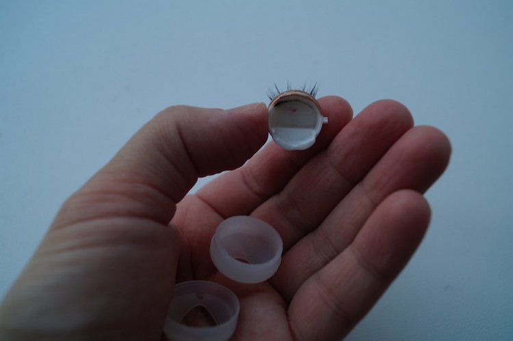 Вторая выписка января. Фарфоровая Снегурочка стала как новенькая. Зайчик снова видит. Как исправить западающий глазик у