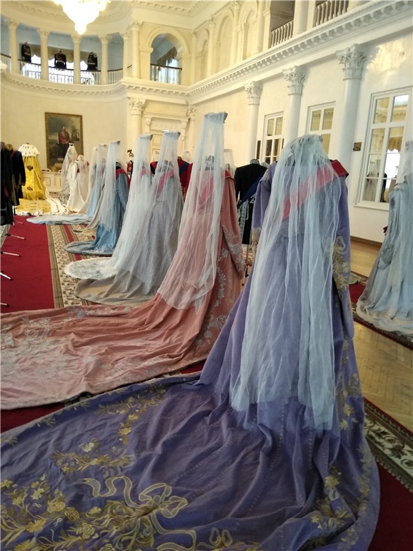 Выставка костюмов к фильму " Матильда", часть 2