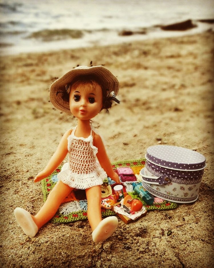 Пляжные ретро-фото для стареньких кукол