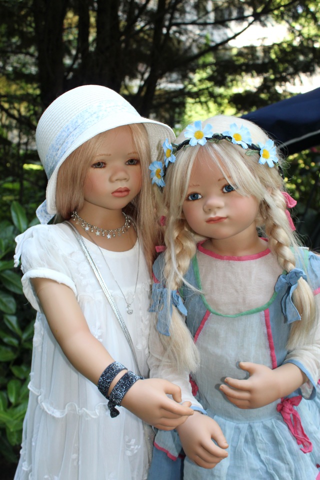 Две сестрички Лилит и Синчи