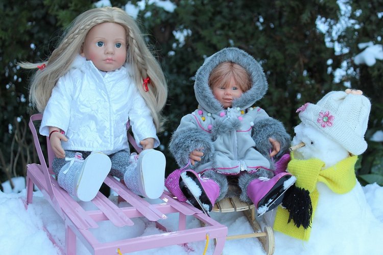 Снежные забавы Кети и Рози. Провожаем зиму