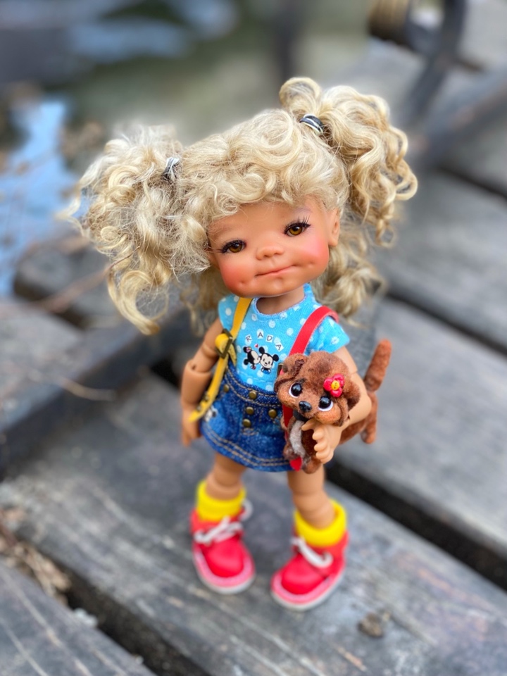 Стоят девчонки... стоят в сторонке. Meadow dolls