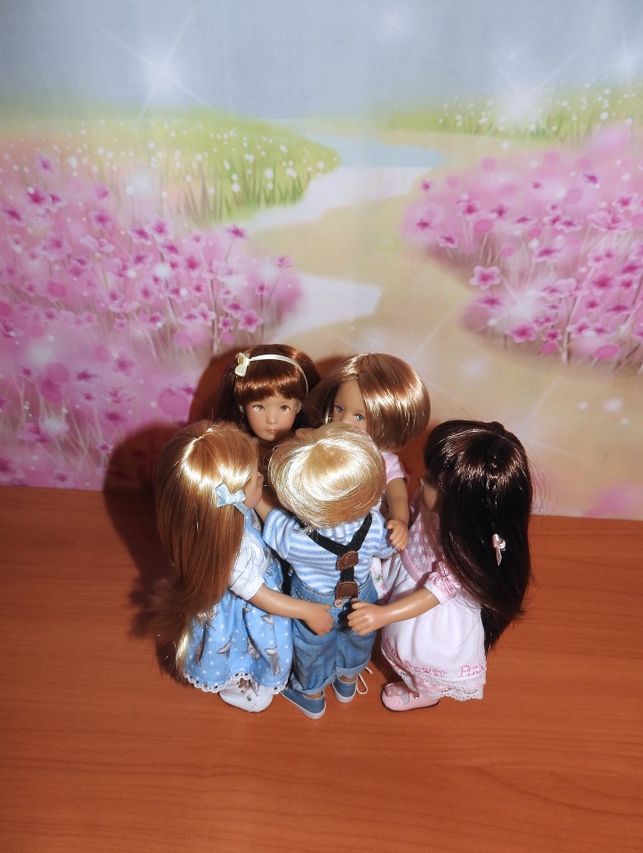 Куколки KIDZ'N'CATS mini и обувочка для них