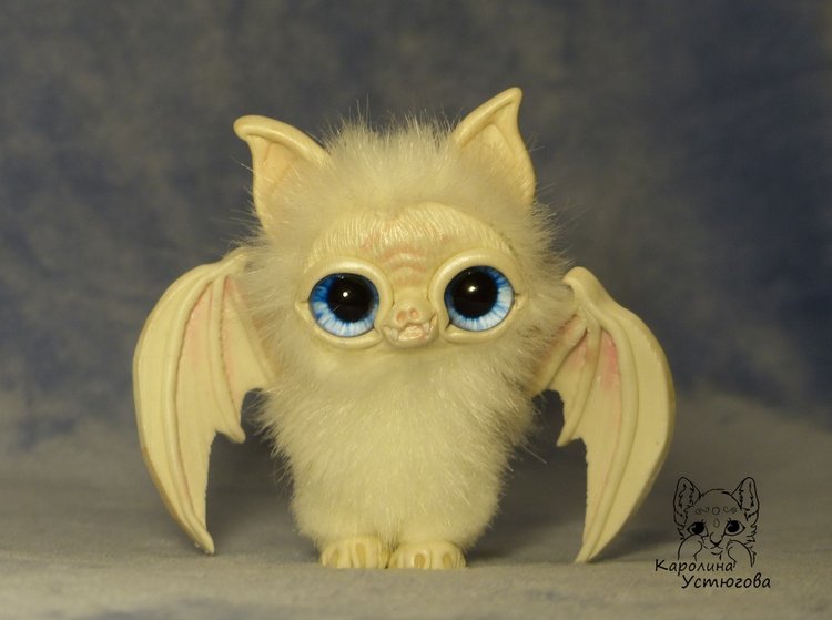 Летучие мышки, белые. Мы наконец-то успели на Хеллоуин