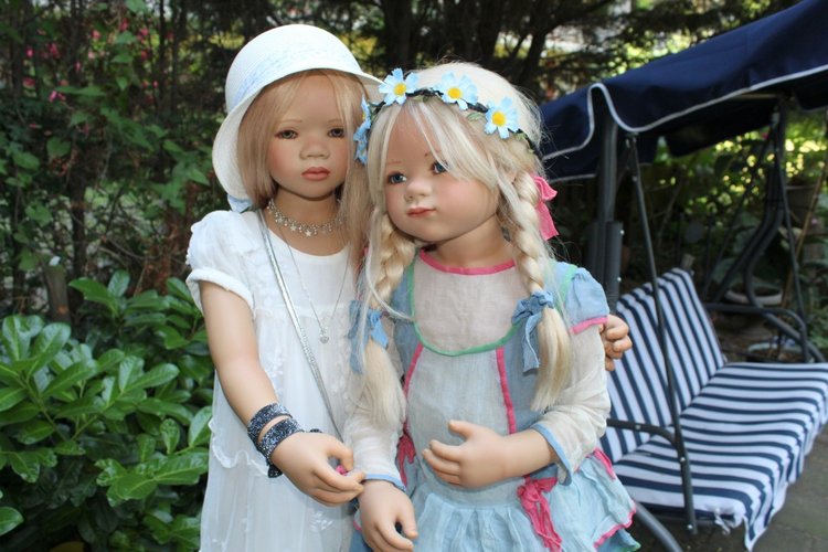 Две сестрички Лилит и Синчи