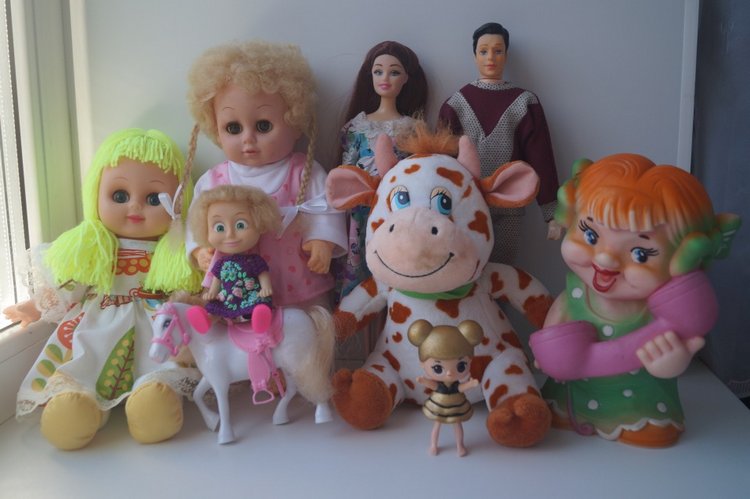 Вторая выписка октября. Машенька здорова. Кукла из лужи стала милашкой. Коровка замычала. Как поставить Лолочку на ножки,