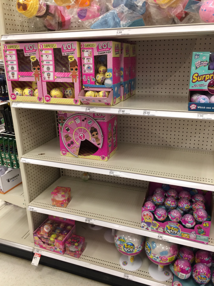 А не пройтись ли нам по магазинам? универмаг Target, детский отдел