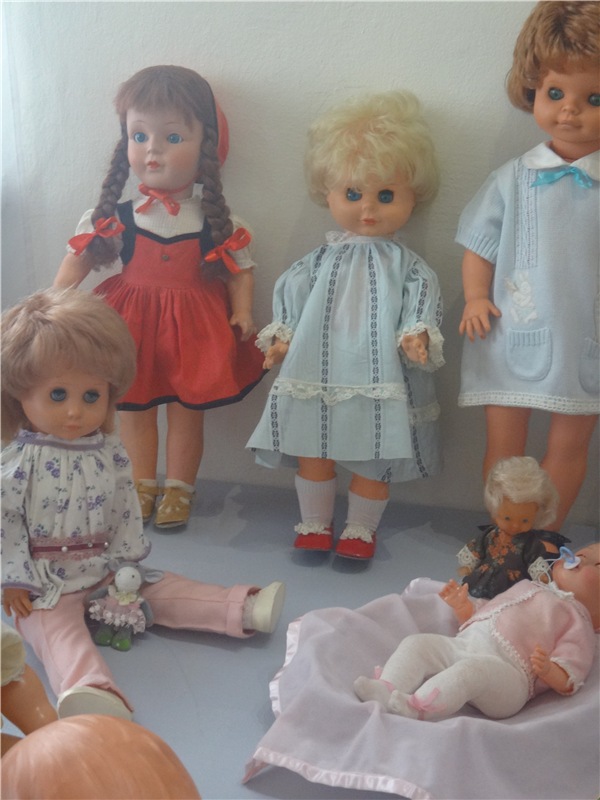 Выставка " Лабиринты кукольной жизни"